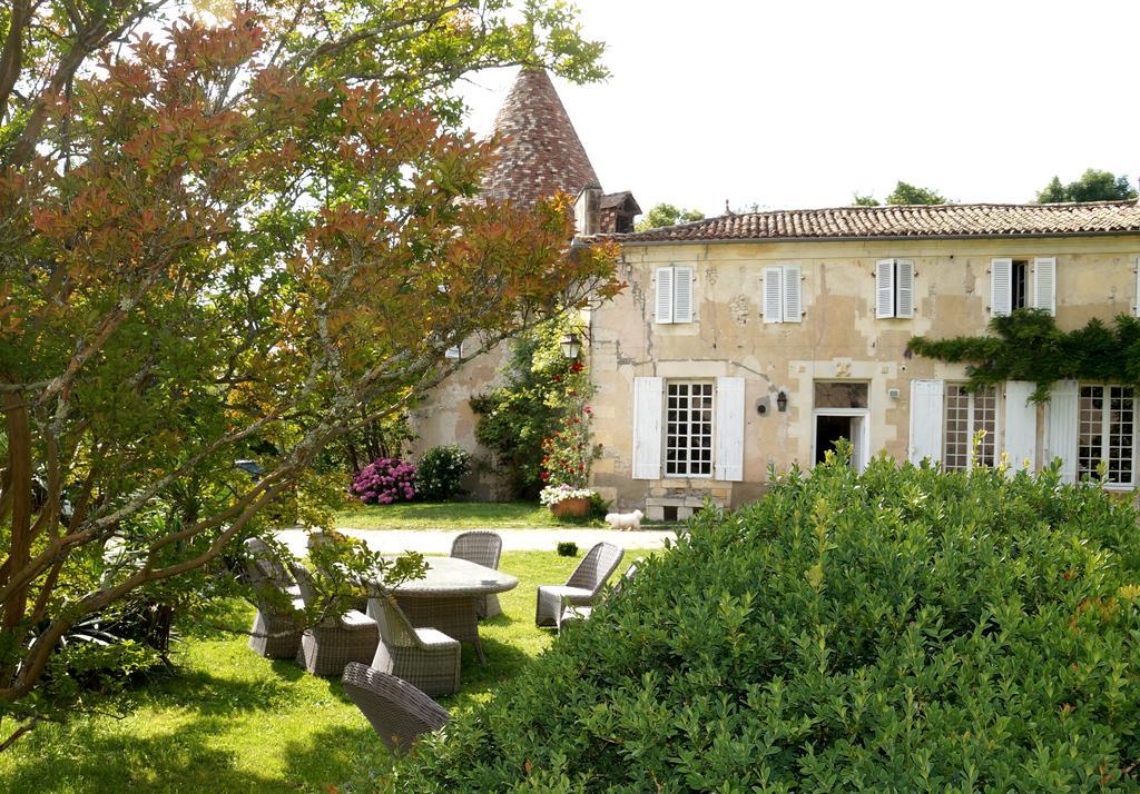 Chateau De Puyrigaud Panzió Léoville Kültér fotó